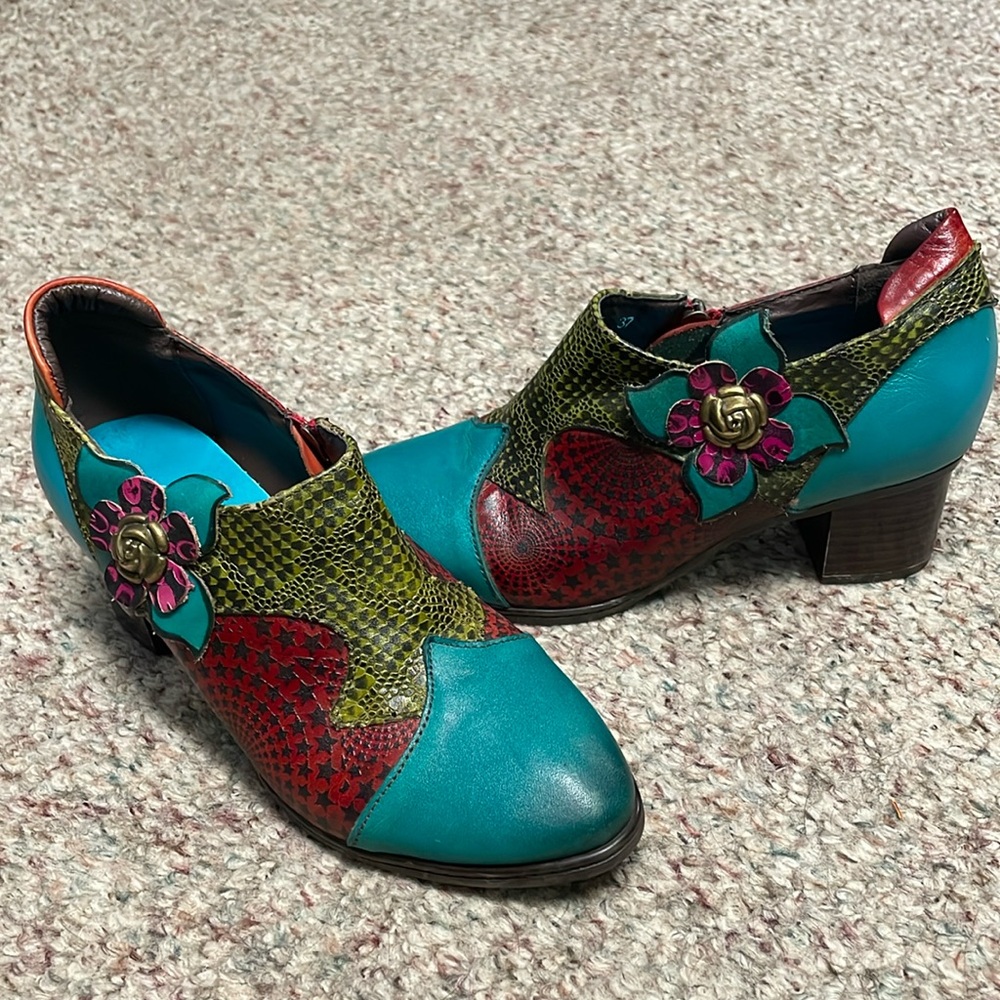 Funky socofy shoes